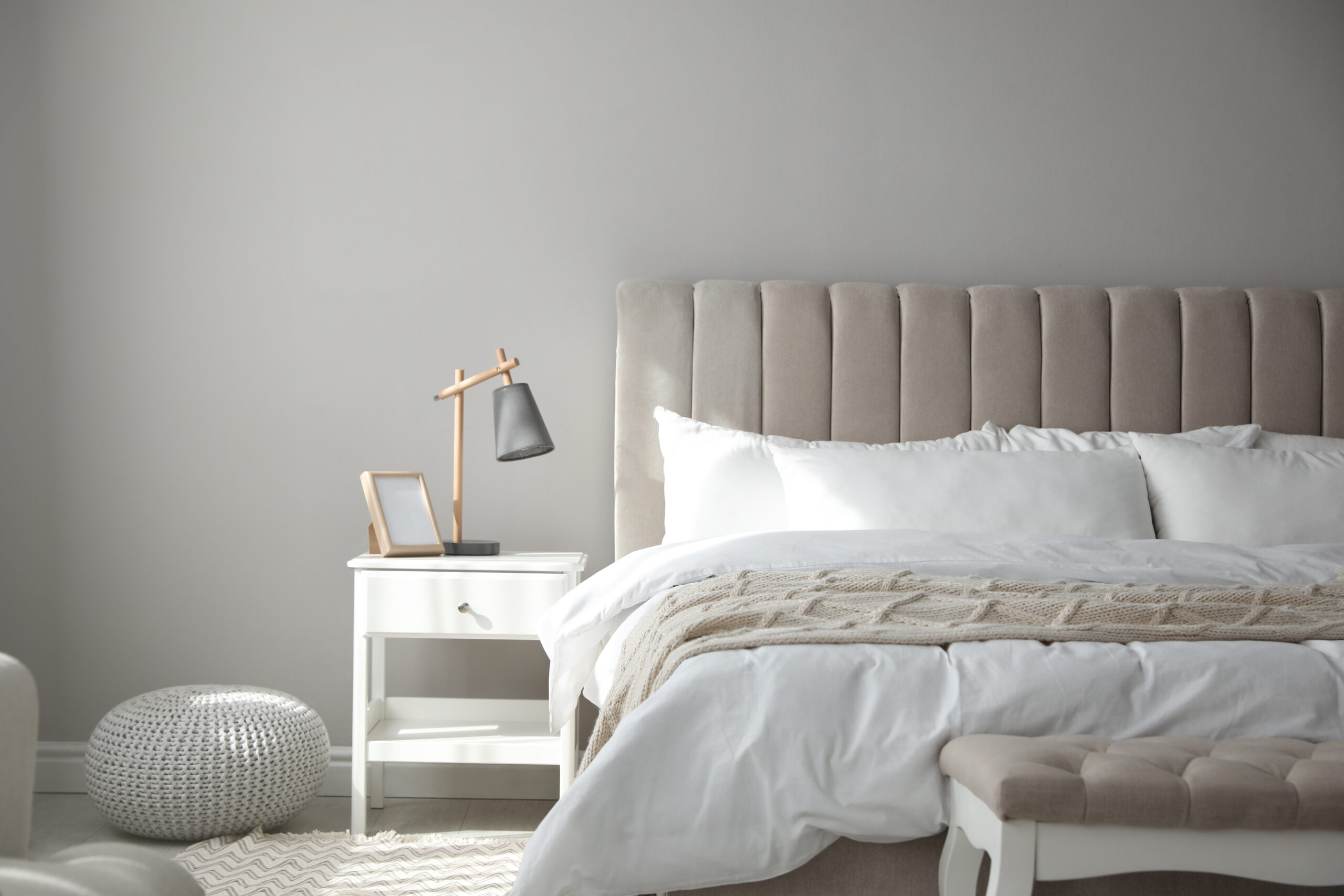 Bed Bug Pest Control: bedroom with a bed and white linen